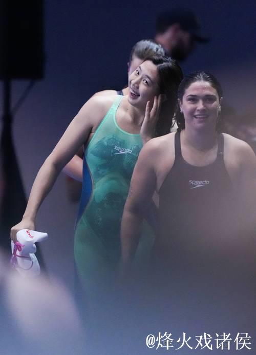 世锦赛女子50米蛙泳：唐钱婷杨畅携手晋级半决赛